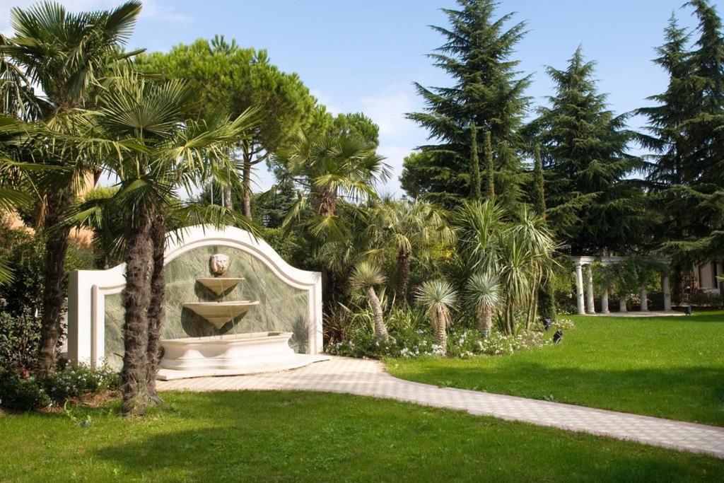 Monastero Resort & Spa Soiano Del Lago Exterior photo